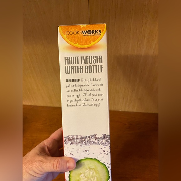 NWT Fruit Infuser Water Bottle Brand New Never Been Opened - Picture 5 of 8